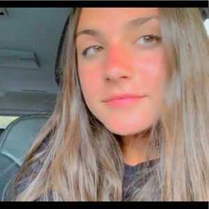 Meet your Posher, Maria victoria